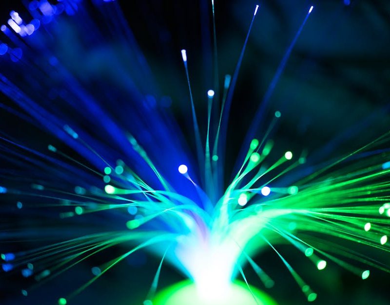 comment fonctionne la fibre optique
